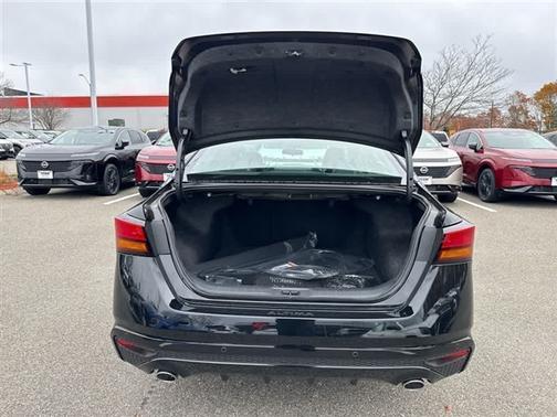 2025 Nissan Altima SR