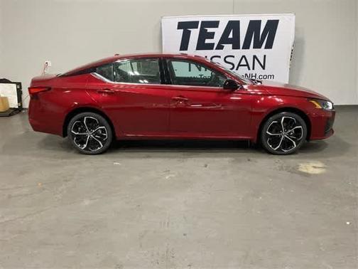 2025 Nissan Altima SR