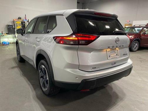 Brilliant Silver Metallic 2024 Nissan Rogue SV