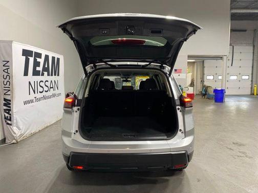Brilliant Silver Metallic 2024 Nissan Rogue SV