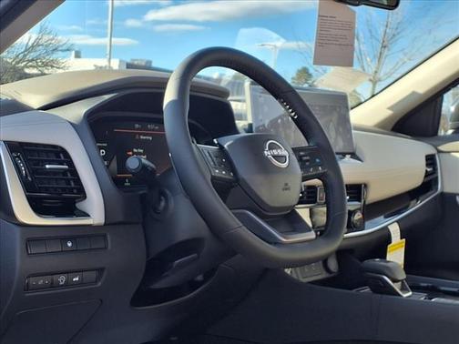 2025 Nissan Rogue SL