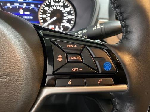 White 2023 Nissan Altima 2.5 SL