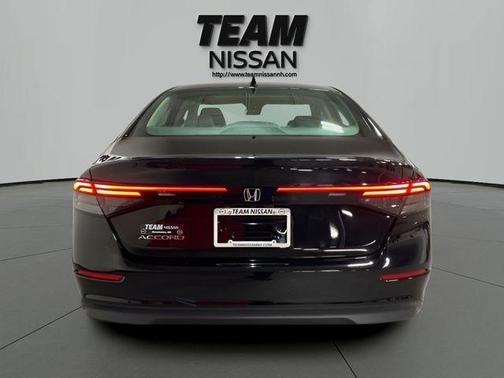 Crystal Black Pearl 2025 Honda Accord SE