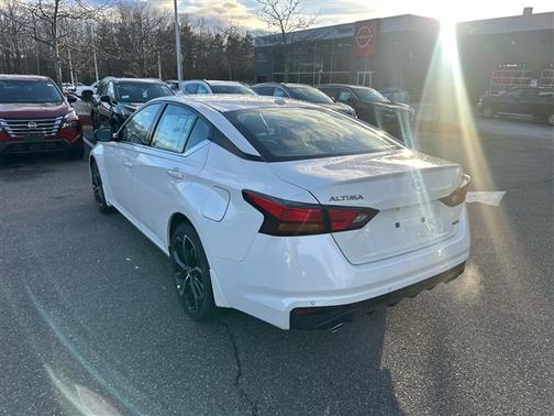 2025 Nissan Altima SR