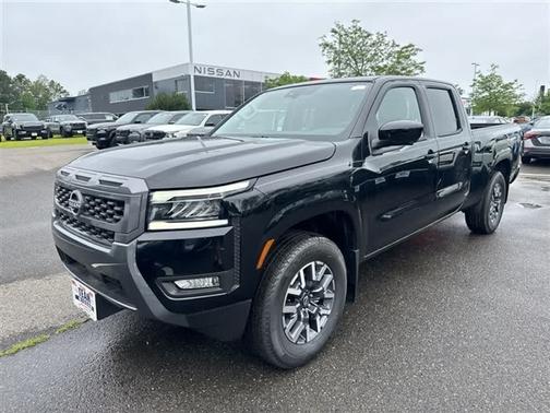 2025 Nissan Frontier SL
