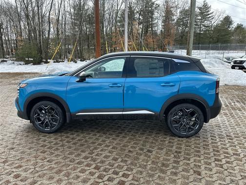 2025 Nissan Kicks SR