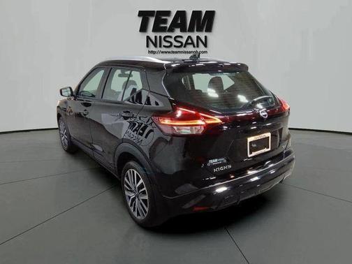 Super Black 2023 Nissan Kicks SV