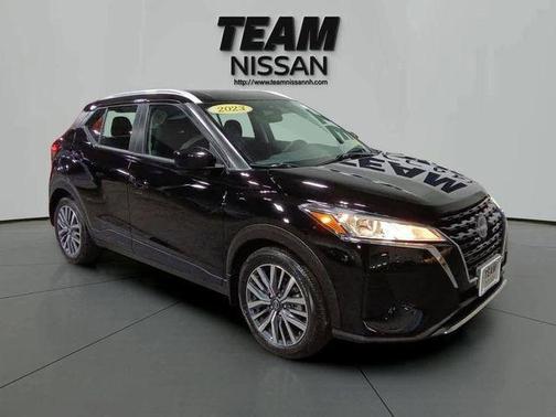 Super Black 2023 Nissan Kicks SV