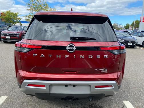 2025 Nissan Pathfinder Platinum