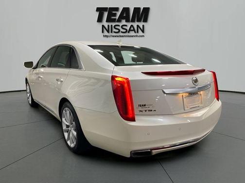 White Diamond Clearcoat 2014 Cadillac XTS Luxury