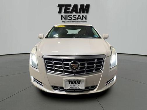 White Diamond Clearcoat 2014 Cadillac XTS Luxury