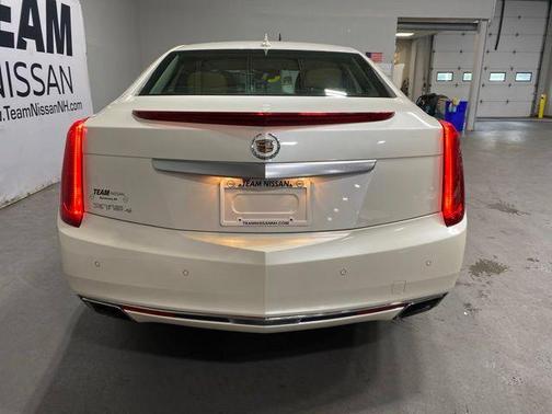 White Diamond Clearcoat 2014 Cadillac XTS Luxury