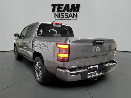 2024 Nissan Frontier SL