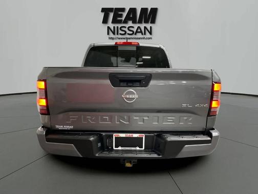 2024 Nissan Frontier SL