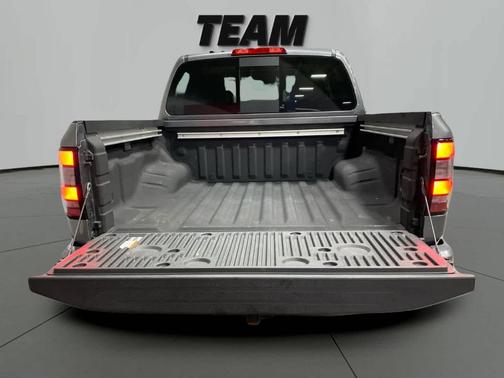 2024 Nissan Frontier SL