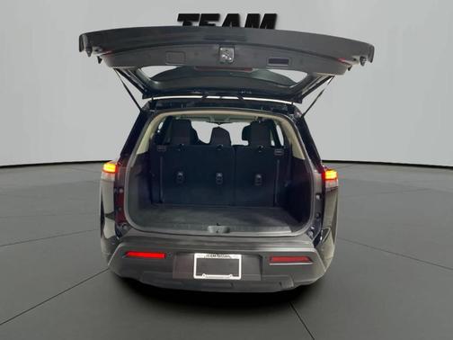 2024 Nissan Pathfinder S