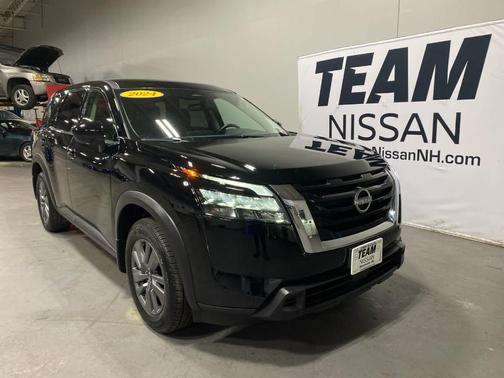2024 Nissan Pathfinder S