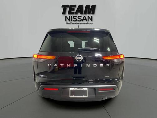 2024 Nissan Pathfinder S