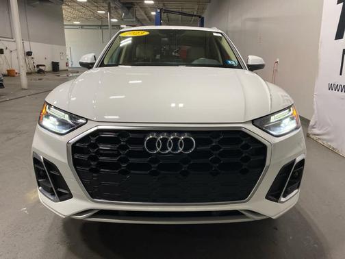 2023 Audi Q5 45 S line Premium Plus