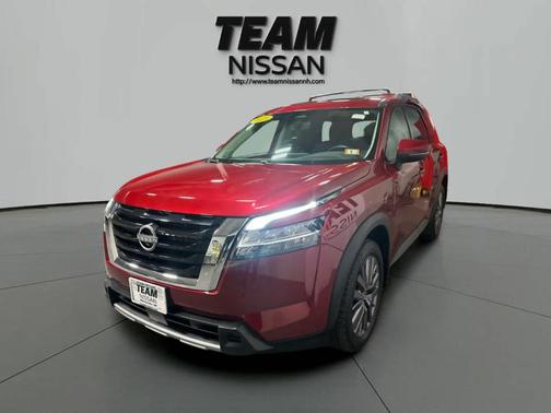 2023 Nissan Pathfinder SL