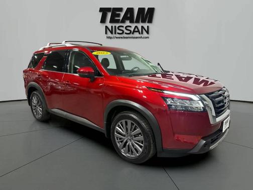 2023 Nissan Pathfinder SL