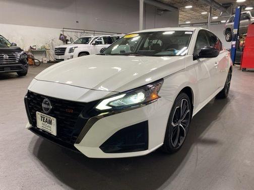 White 2023 Nissan Altima 2.5 SR