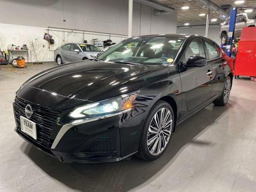 Black 2023 Nissan Altima 2.5 SL
