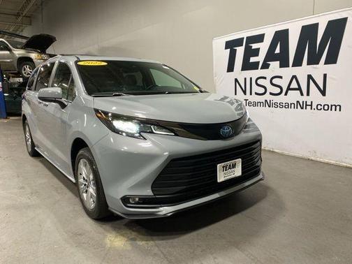 2022 Toyota Sienna XLE Woodland Edition