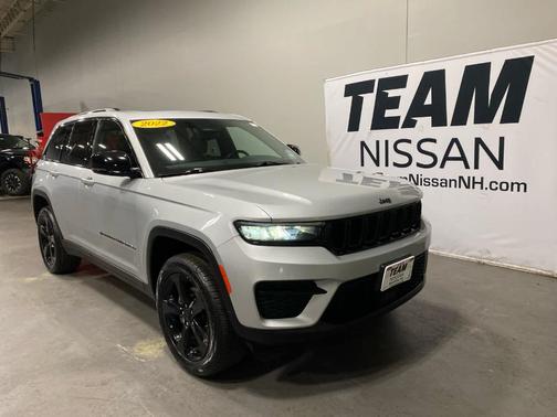 2022 Jeep Grand Cherokee Altitude