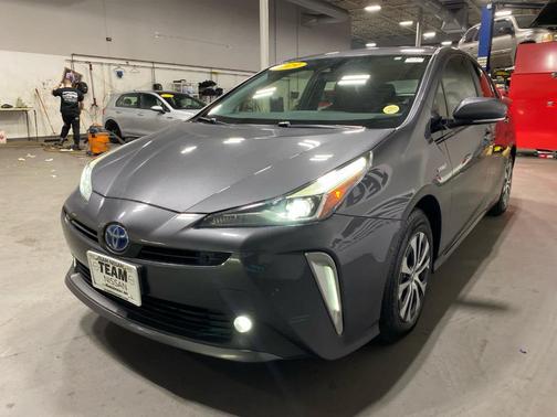 2019 Toyota Prius LE