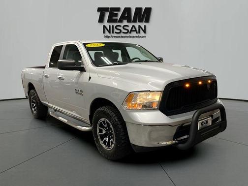 Bright Silver Clearcoat Metallic 2017 RAM 1500 SLT