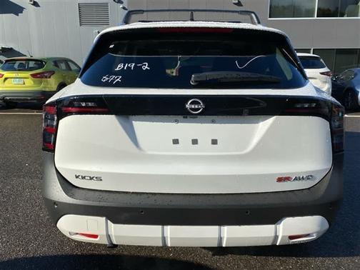 2026 Nissan Kicks SR