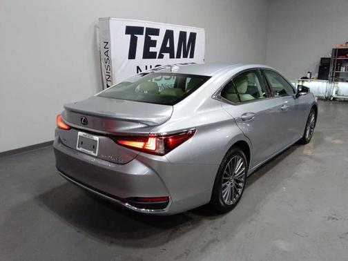 2022 Lexus ES 250 Luxury