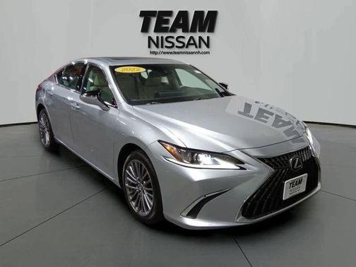 Iridium 2022 Lexus ES 250 Luxury