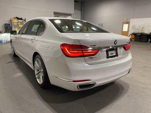 2016 BMW 750 i xDrive