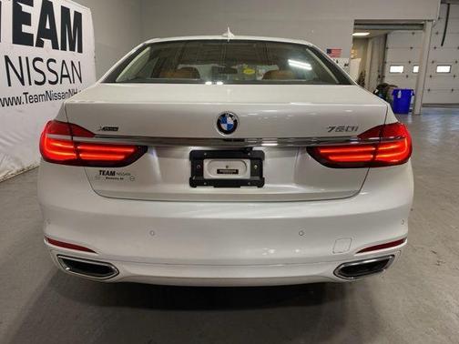 2016 BMW 750 i xDrive