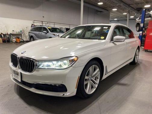2016 BMW 750 i xDrive