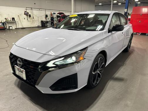 2025 Nissan Altima SR