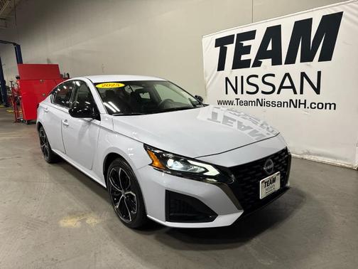2025 Nissan Altima SR