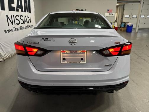 2025 Nissan Altima SR