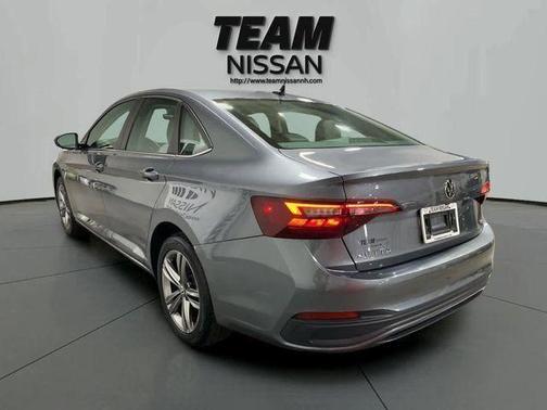 Platinum Gray Metallic 2022 Volkswagen Jetta 1.5T SE