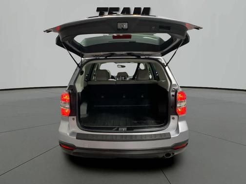 2016 Subaru Forester 2.5i Touring