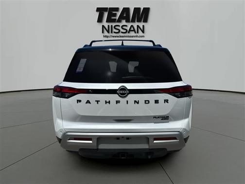2025 Nissan Pathfinder Platinum