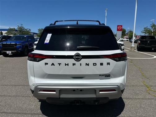 2025 Nissan Pathfinder Platinum