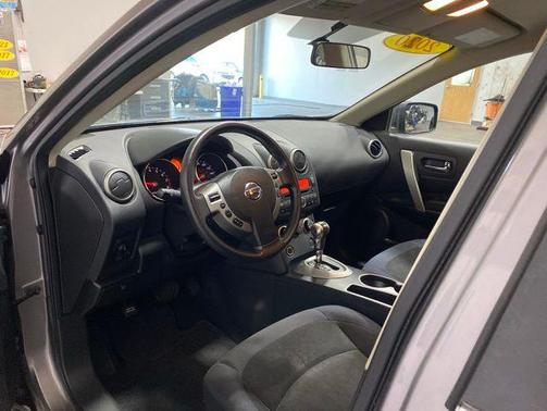 Gotham Gray Metallic 2010 Nissan Rogue Krom