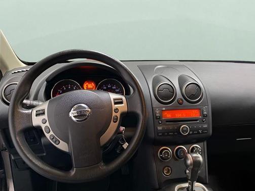 Gotham Gray Metallic 2010 Nissan Rogue Krom