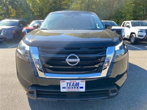 2025 Nissan Pathfinder S