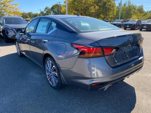 2025 Nissan Altima SL