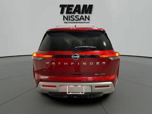 2023 Nissan Pathfinder SL