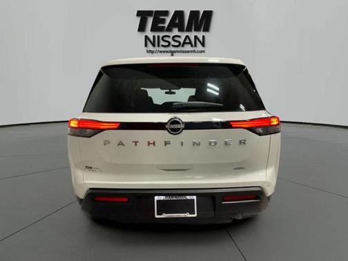 2024 Nissan Pathfinder S